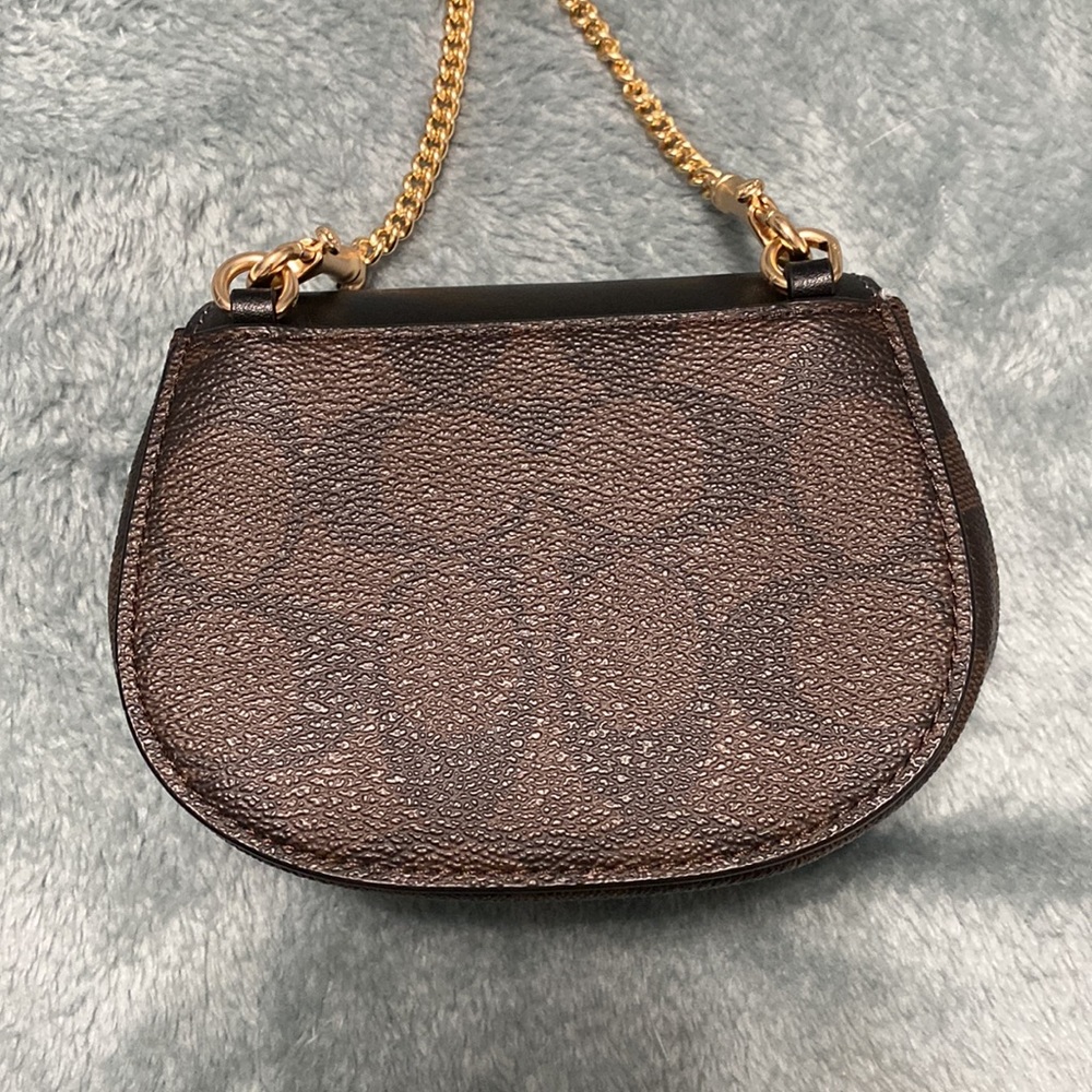 Coach - Picture 2 of 5